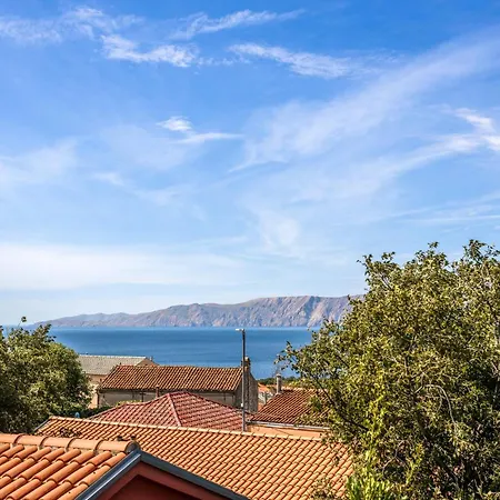 Apartment Gorgeous In With Wifi Novi Vinodolski