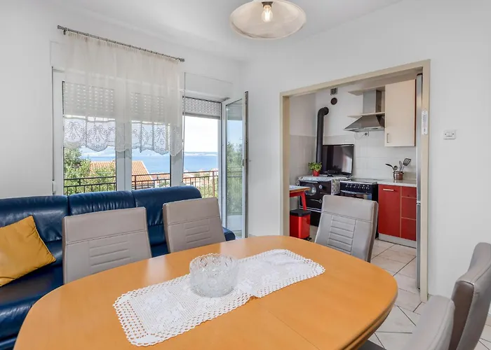 Beautiful In Apartamento Novi Vinodolski